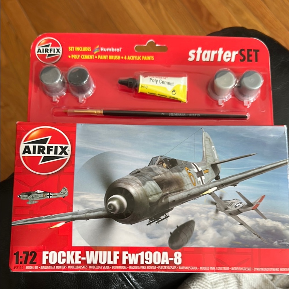Focke-Wulf Fw190A-8 Model Kit Starter Set - Gray